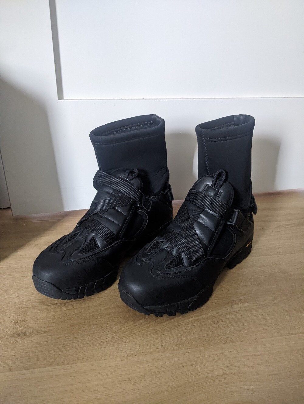 Yume Yume black Cloudwalker boots
